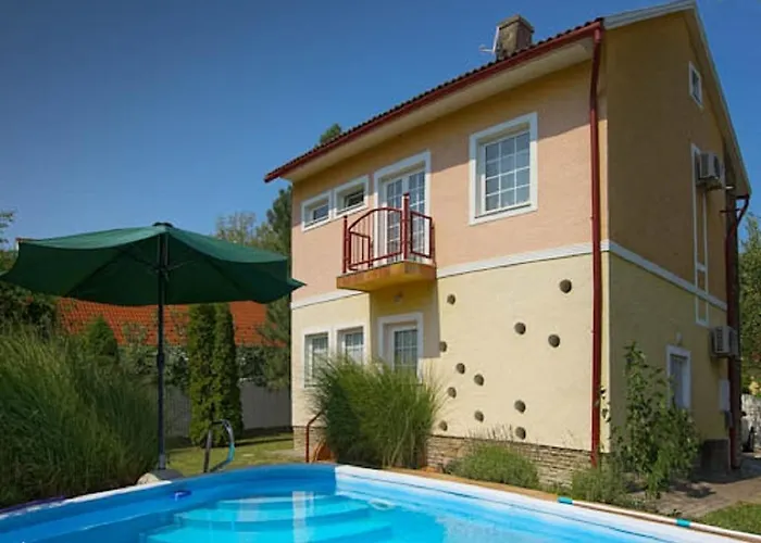 Klara * שיופוק